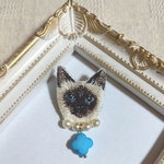 シャム猫の刺繍ブローチ　猫　刺繍　ブローチ