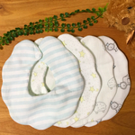 新柄*✲ﾟ*花びらBaby bib♡