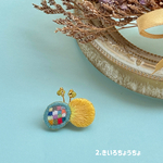 【 POPなブローチ  ちょうちょ　2.きいろ 】（刺繍ブローチ）