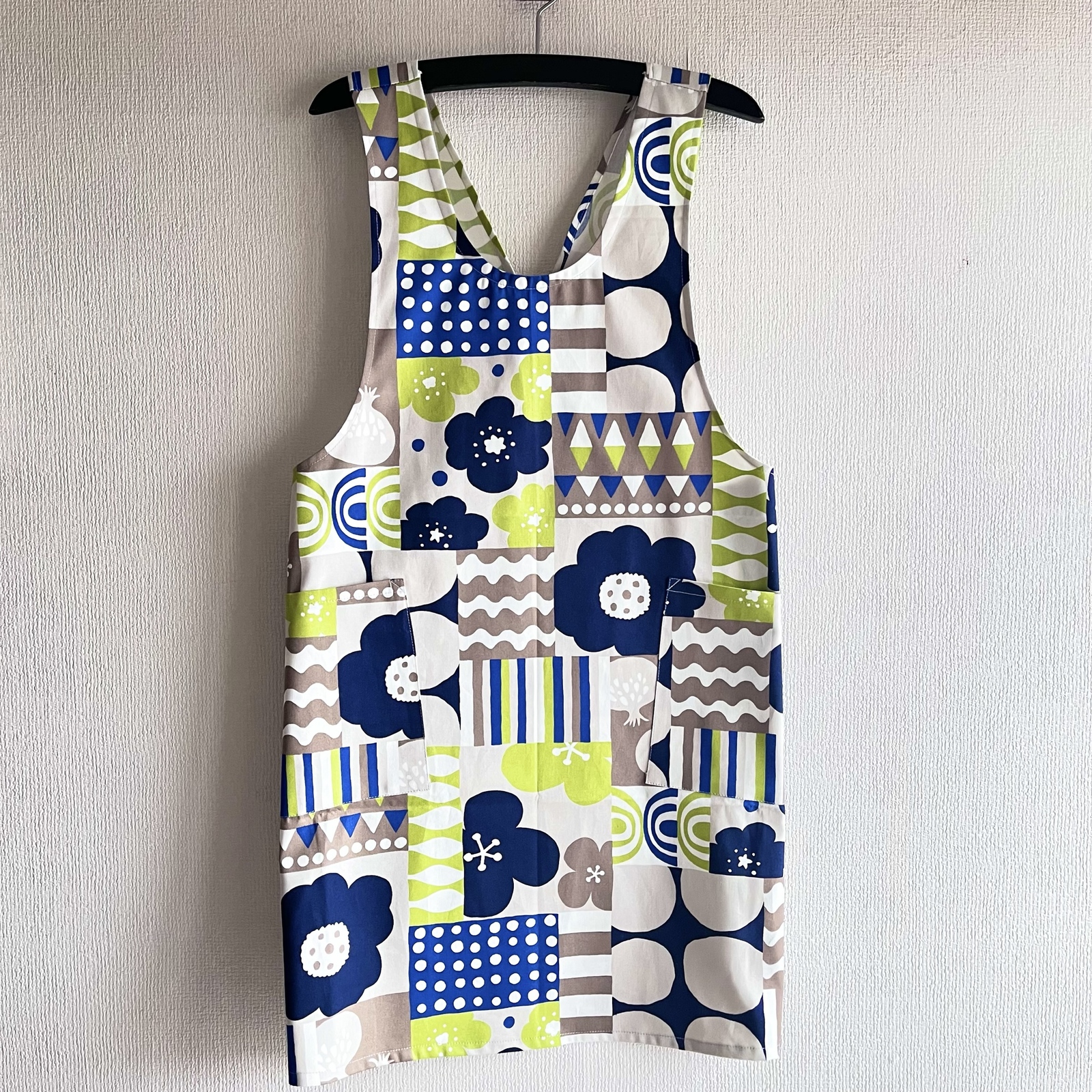 専用　エプロン　ハンドメイド　保育士　パッチワーク　ワンピース 専用 エプロン ハンドメイド 保育士 パッチワーク ワンピース