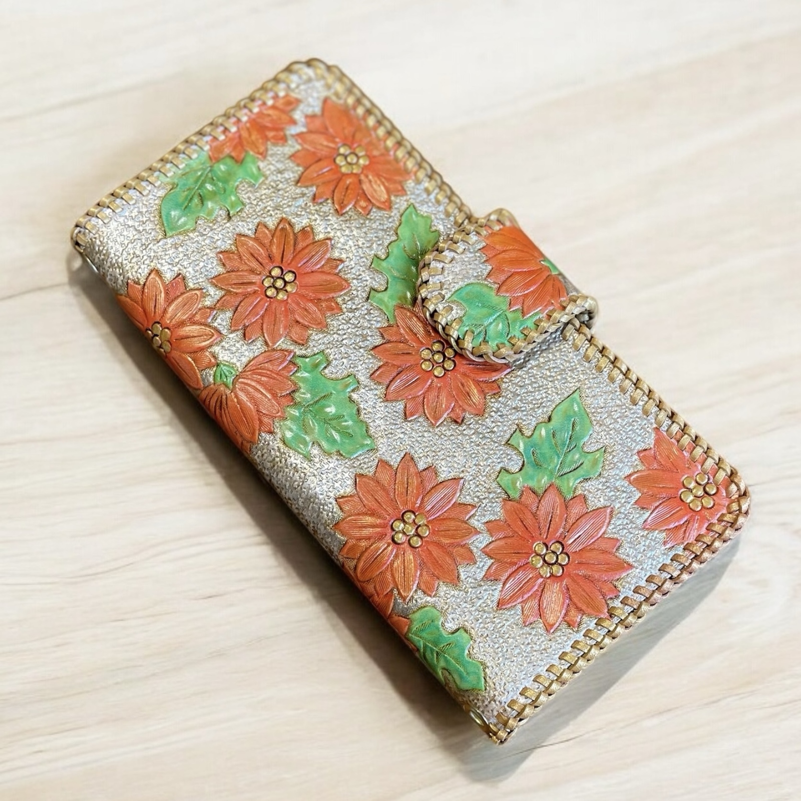 金彩の華》カービングレザーの彩色長財布｜和柄×花模様の一点物