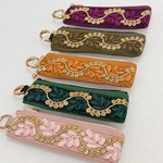 ありがとうの気持ちを添えて＊刺繍リボンのリップケース
