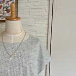 SALE リバティ　タナローン　タックフレンチブラウス　フォレストウェーブ