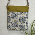 お花のサコッシュ　からし色　（ベルト付き）