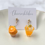 オレンジのカップケーキとオレンジジュースのピアス/イヤリング