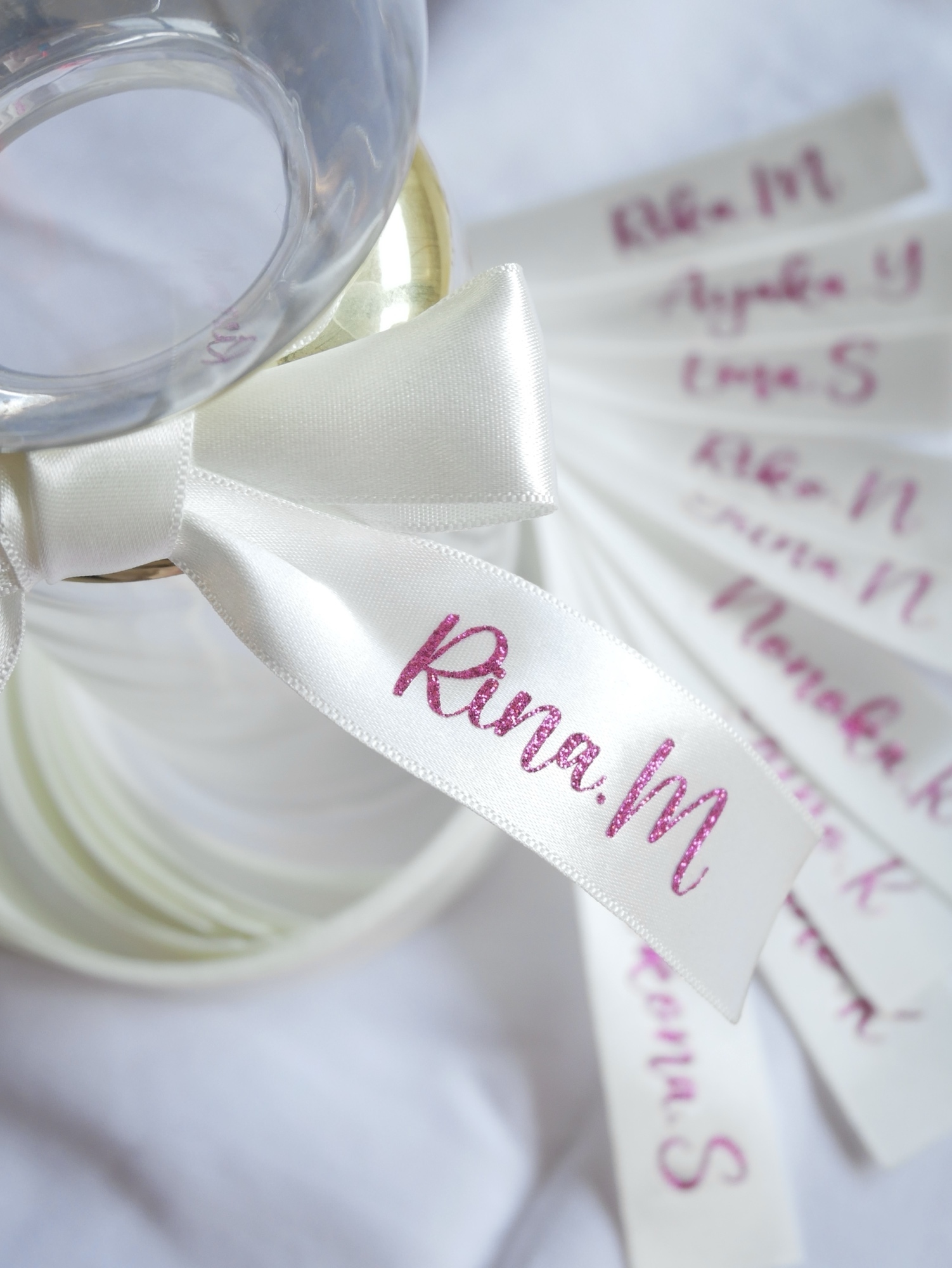 リボンテーブルナンバー◇4個〜お好きな場所に括り付けられる針金付き