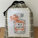香水瓶ダマスク柄🧡クロスステッチ刺繍巾着ポーチ
