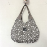 508  底にタックを寄せたくったりバッグ　グラニーバッグ　ラウンドバッグ　