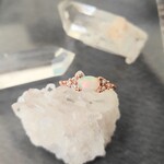 【silver925×ローズゴールドメッキ】サイズ約12号・2点限定！天然プレシャスオパールとビジューのリング