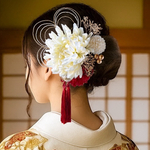 大輪菊の髪飾り/ 結婚式　成人式　胡蝶蘭　和装　振袖　卒業式　白無垢　色打掛　前撮り　花嫁　着物　ヘッドドレス　袴田　留袖　ヘアピン　結婚式髪飾り　成人式髪飾り　卒業式髪飾り
