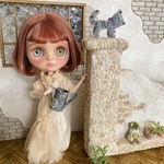 モルタル造りのアプローチ壁-ミニチュア ハウス 背景ボード ブライス リカちゃん １／６ 家具 オビツ 棚 机 ドール ハンドメイド 小物