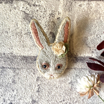 うさぎの刺繍ブローチ