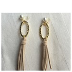 タッセルピアス(樹脂ピアス)