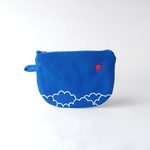 空を感じる両面刺繍のぺたんこポーチ（晴ver.）