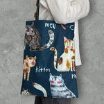 【縦長】おしゃれ猫さんのぺたんこトートバック　肩掛け出来る　内側ににDカン2個付き