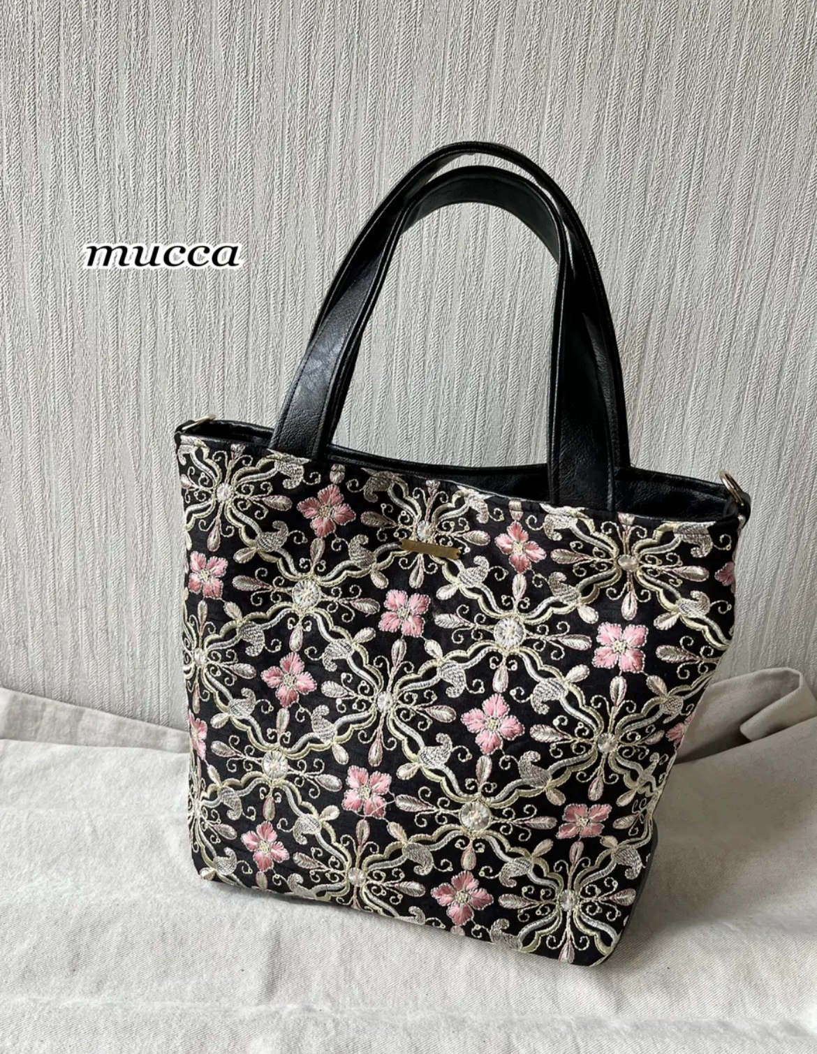 インド刺繍生地　トートバッグ　ショルダーバッグ　ハンドメイド　フェイクレザー インド刺繍生地 トートバッグ ショルダーバッグ ハンドメイド