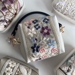 26日(土)21時🕘販売スタート✨new🕊️インド刺繍リボン チャームポーチ♡ ㊸　ボックスポーチ チャーム 便利なチャームポーチ✨3,280円