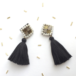 ◇ビーズ刺繍のゆらゆらタッセルピアス◇