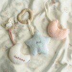 (月ホワイト)おしゃぶりホルダー☆ぬいぐるみ☆ベビーラトル☆にぎにぎ☆出産祝い☆プチギフト☆赤ちゃんのおもちゃ