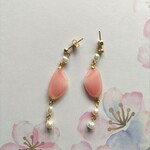 桜貝のアシメトリ―なピアス