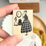 【リップをぬるターバンの女の子　ラバースタンプ】