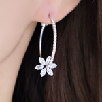 【ピアス/フープフラワー（シルバー）】揺れる　花　デート 　金属アレルギー対応　ジルコニア　春　母の日　ゴールデンウィーク