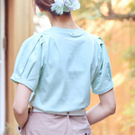 華奢な肩がつくれるパフスリーブの接触冷感Tシャツ｜ピスタチオ