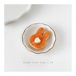 うさぎのパンケーキ［ホットケーキ|肉球|はちみつ|バター|アニマル|ラビット|ウサギ|食品サンプル|ミニチュアスイーツ|フェイクスイーツ|クレイケーキ|おままごと|インテリア小物|レジン|樹脂粘土］