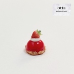 ミニチュア☆いちごムースドームケーキ