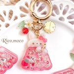 うさぎちゃん🐰 ひょっこりアニマルのときめきいちごゼリー🍓✨ レジンキーホルダー シャカシャカキーホルダー ハンドメイド 1点