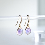 【特集掲載】ピアス　シンプル　紫陽花カラー揺れる雫　透明感　クリア　ギフト　30代　40代　プレゼント　あじさい　初夏
