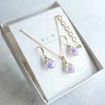 〖送料無料〗ピアス　ネックレス　セット　紫陽花カラー揺れる雫　透明感　涼しい　シンプル　華奢　通勤　ギフト　30代　プレゼント　あじさい　初夏　夏　ブルー　パープル