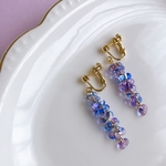 枝垂れ花 ピアス ／ イヤリング ／ サージカルステンレスピアス ／ 樹脂ピアス ／ 金具交換無料　大人可愛い　ゴールド　藤　花