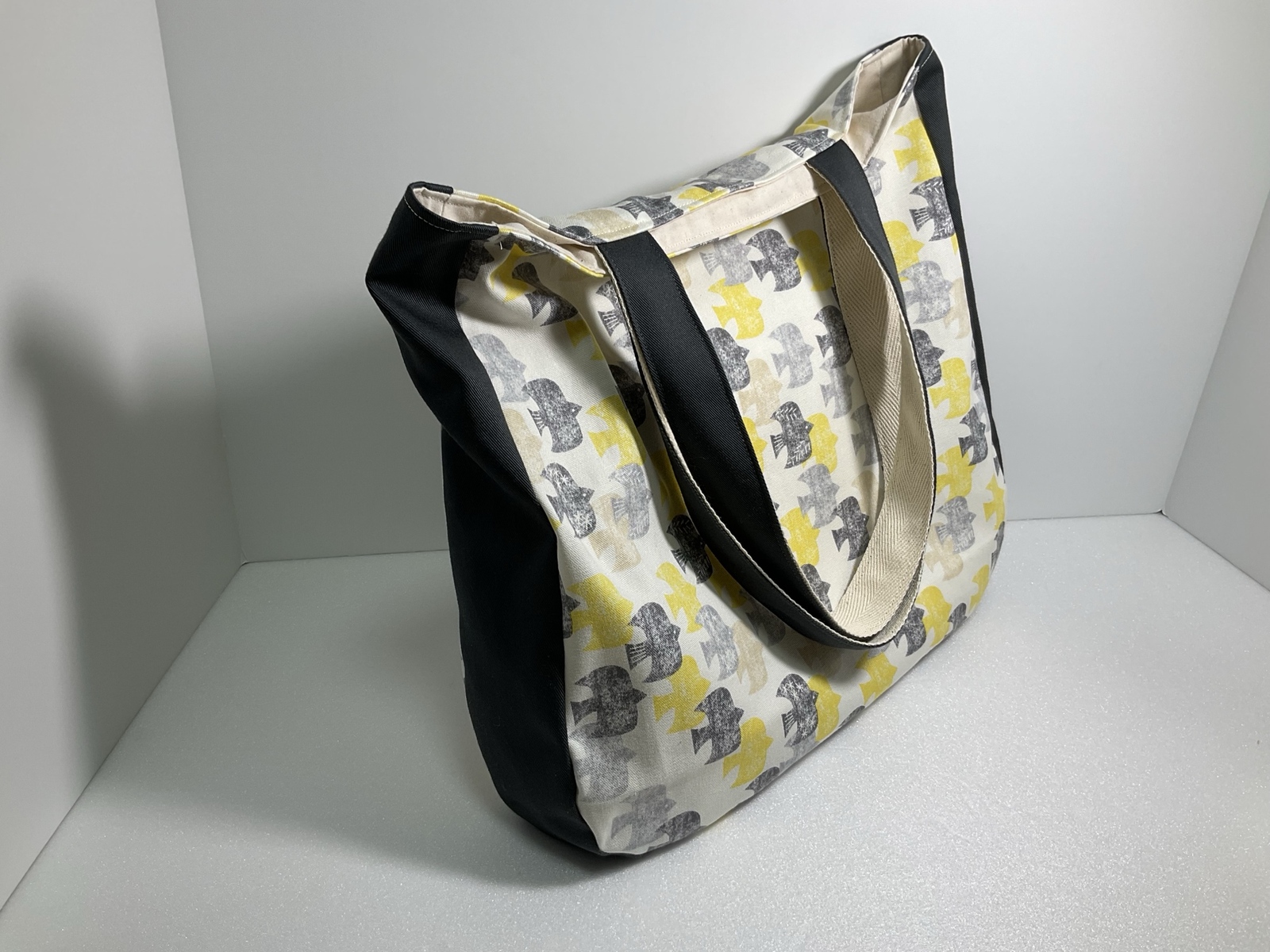 ♥ハンドメイド♥北欧鳥柄布地と牛革（焦げ茶牛革）のバケツ型トートバッグ キツネ刺繍PUレザートートバッグ E00024 | EMMA GRAND