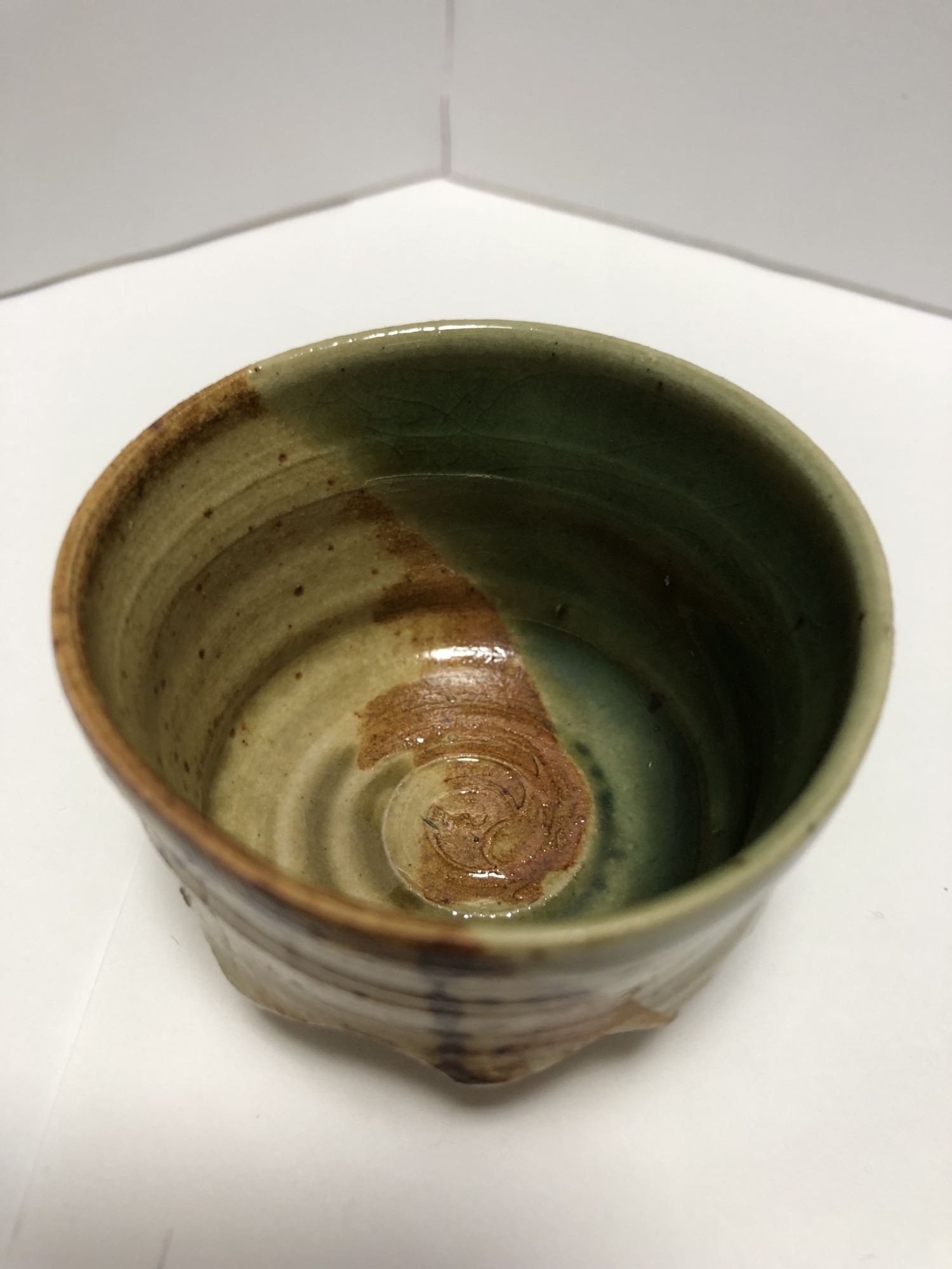 【尾崎玲子作】ハンドメイド 陶器製 金箔装飾リンゴの置物 現代アート 伝統工芸 尾崎玲子作】ハンドメイド 陶器製 金箔装飾リンゴの置物 現代
