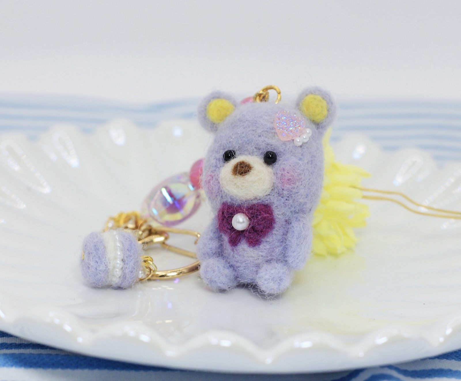 プチプラキーホルダー 羊毛フェルトのくまちゃん 紫 - むちぐり屋