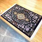 ペルシャ絨毯クム産シルク　薔薇　タバタバイ工房　玄関マット　ラグ　88x61cm ネイビー パープル　PM5451