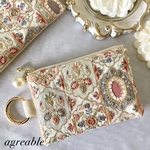 《new》💐インド刺繍　インド刺繍ポーチ　インド刺繍生地　コスメポーチ　ポーチ　ギフト　母の日　フェイクレザー　パールチャーム付き