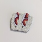 いちごサンド　刺繍ブローチ