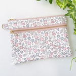 仕切りポケット６つのリバティダブルファスナーポーチ☆ トラネコリベンデール　ピンク系　お薬手帳ポーチ　