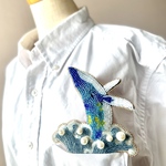 【ビーズ刺繍】ポケットからクジラ🐳ブローチ