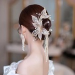 minne限定 ＊ 〖H27〗 ブライダル ヘッド お花 フラワー ビジュー 可憐 綺麗 繊細 華奢 キラキラ カチューシャ クリスタル エレガント 小枝 ヘッドアクセサリー