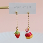 いちごのタルト　ピアス/イヤリング　ミニチュア