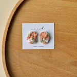 刺繍イヤーアクセサリー　オーバルブーケ　ナチュラル　オレンジ