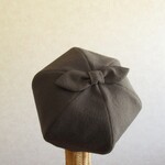 てっぺんにリボンのベレー帽　コットンリネン　トープ