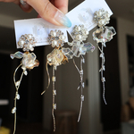 クリアフラワーでキラキラ✨馴染みのいいゴールドとシルバーでウェディングアクセサリーにも🩷ピアス、イヤリング