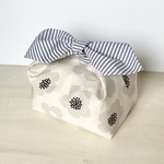 保冷保温★ 洗える！結びリボン×北欧フラワーのお弁当袋　ナチュラルグレー