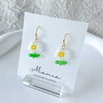 ノスタルジーなお花のピアス🌼*･