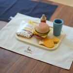 ダイナソー　ランチョンマット　巾着　お弁当袋　名入れ　刺繍　恐竜　