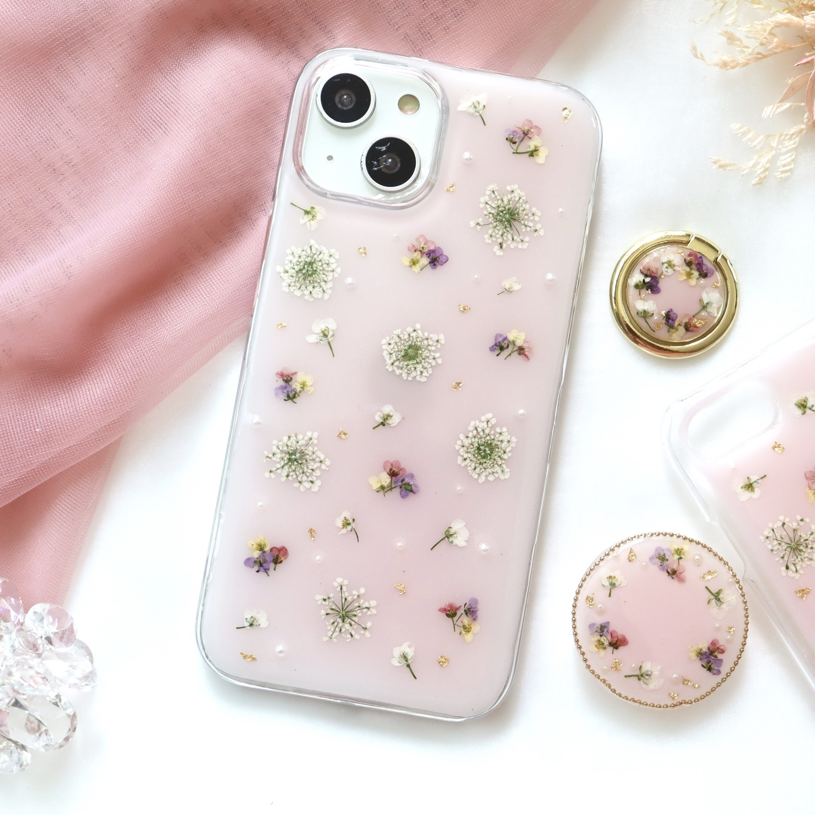 カラフルかすみ草のコットンブーケ✲*ﾟスマホケース 押し花